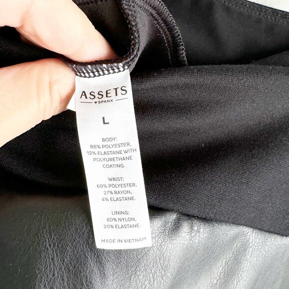 Assets by SPANX All Over Faux Leather Shaping Slimming Smoothing Leggings Size L - Picture 7 of 9